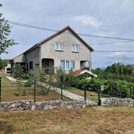Apartman Lana Kijevo エクステリア 写真