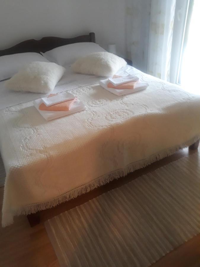 Apartman Lana Kijevo エクステリア 写真