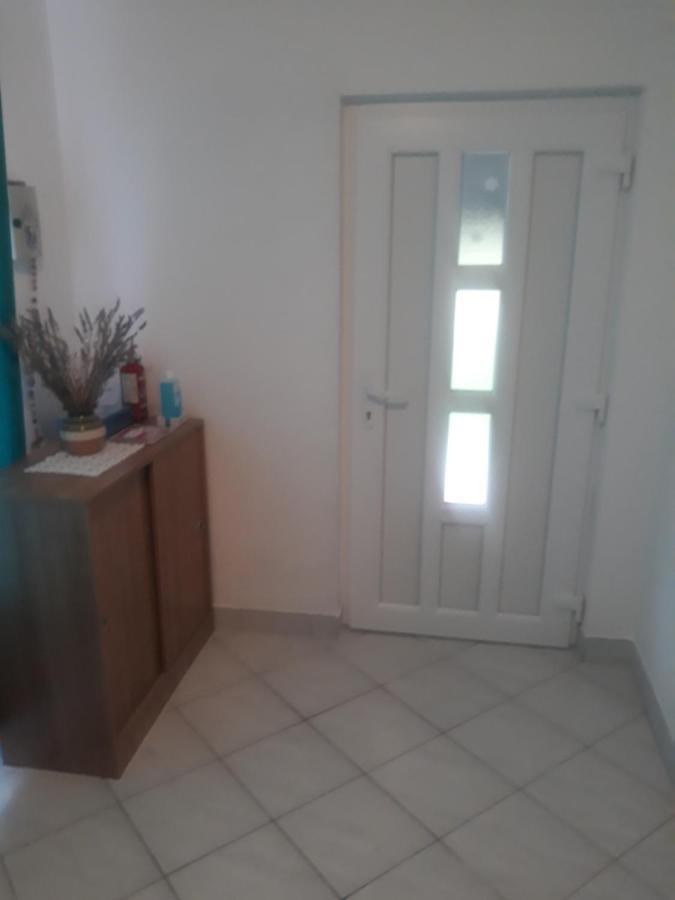 Apartman Lana Kijevo エクステリア 写真
