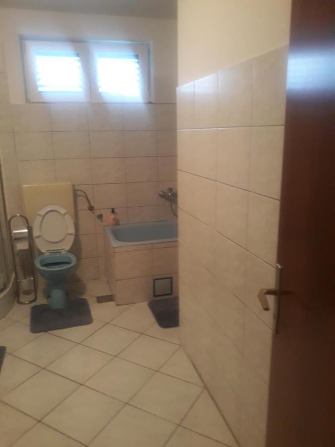 Apartman Lana Kijevo エクステリア 写真