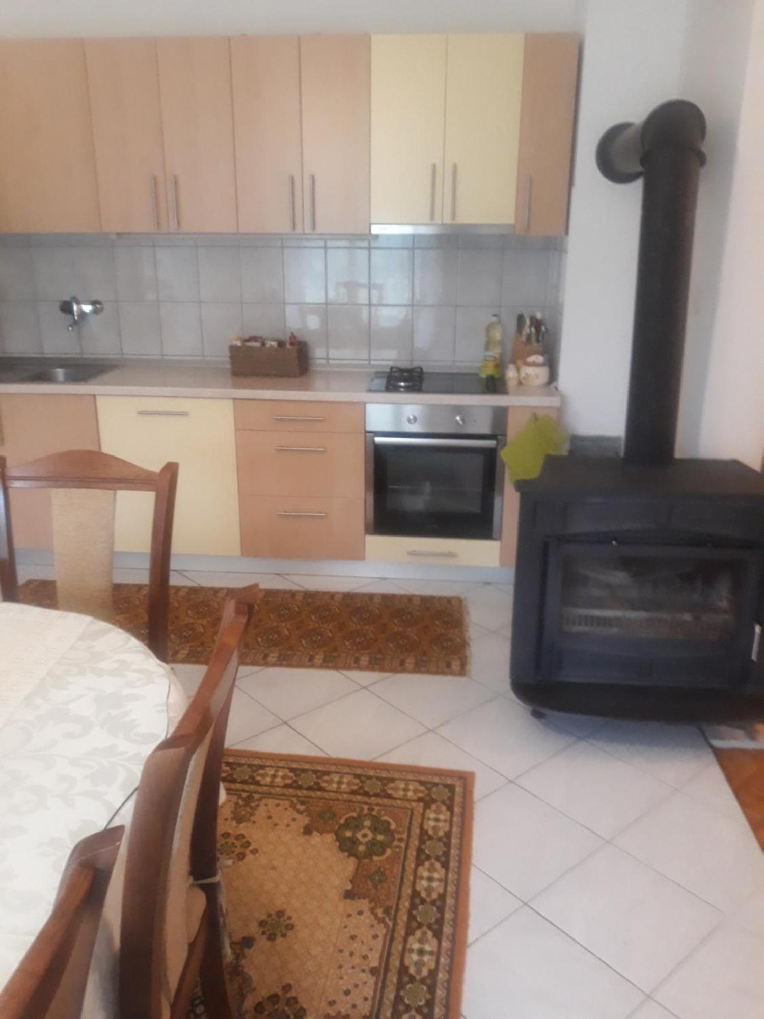 Apartman Lana Kijevo エクステリア 写真